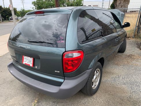 Used 2002 Dodge Caravan SE FWD image 3