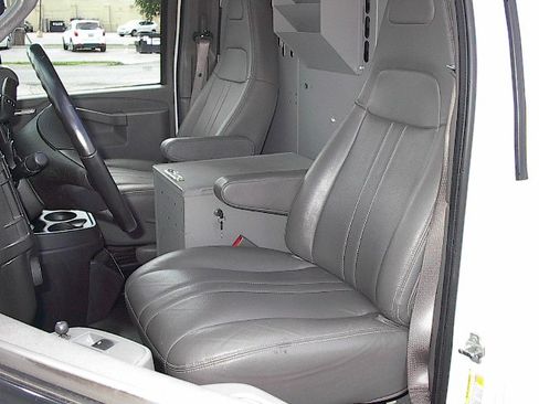 Used 2019 Chevrolet Express 3500 UNAVAIL RWD image 11