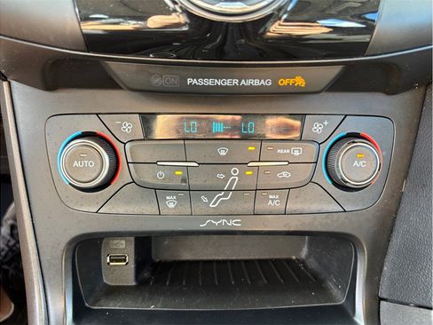 Used 2017 Ford Focus SEL image 24