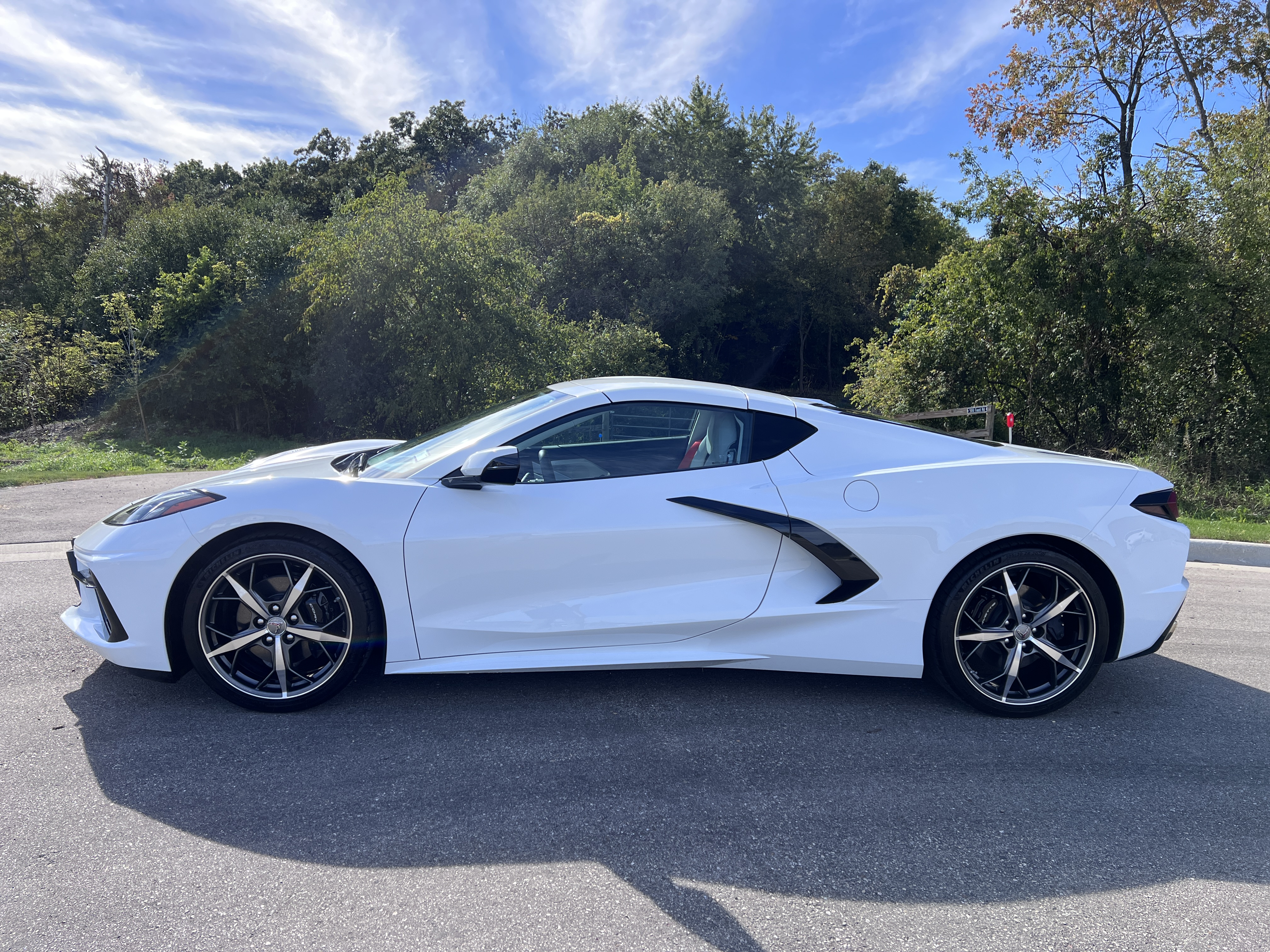 Used 2020 Chevrolet Corvette Stingray Premium Cpe w/ 3LT RWD image 2