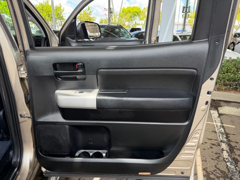 Used 2007 Toyota Tundra 4x4 CrewMax SR5 image 25