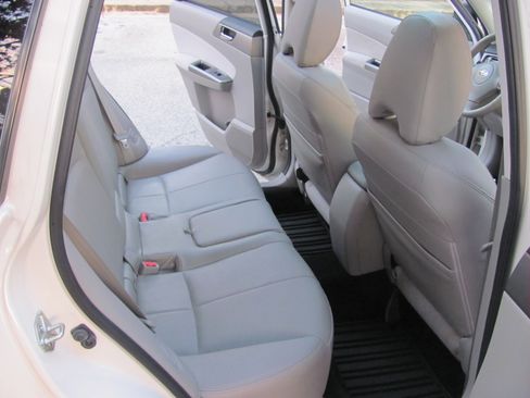 Used 2012 Subaru Forester 2.5X Limited image 11