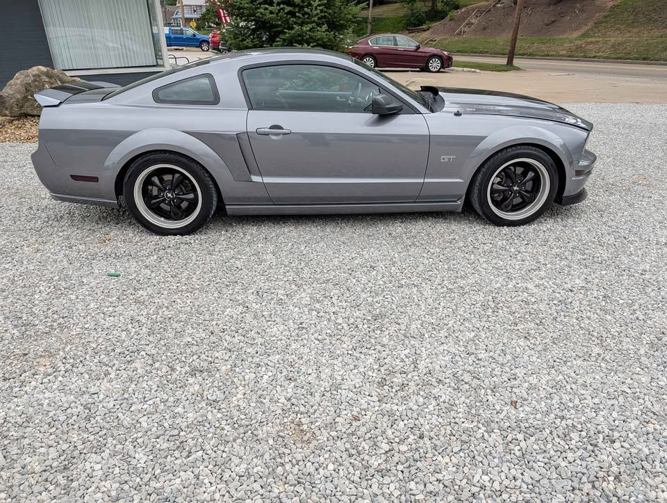 Used 2006 Ford Mustang GT Coupe RWD image 4