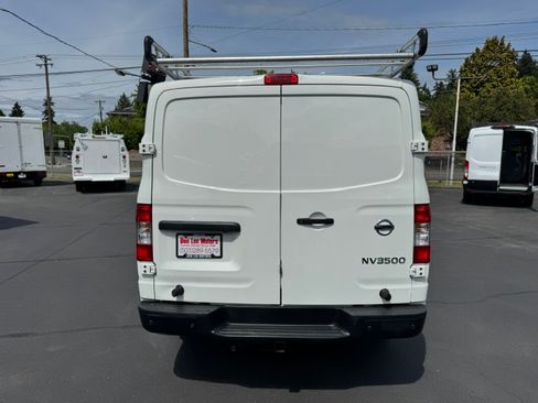 Used 2018 Nissan NV 3500 SV RWD image 25
