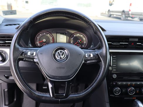 Used 2020 Volkswagen Passat 2.0T SE image 18