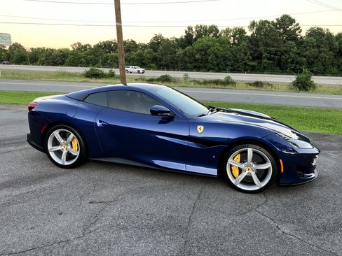 Used 2019 Ferrari Portofino UNAVAIL RWD image 9