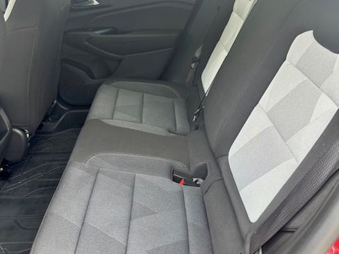 Used 2025 Chevrolet Trax RS image 13