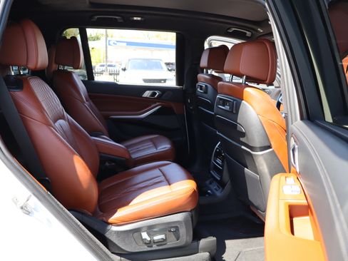 Used 2020 BMW X7 xDrive40i w/ M-Sport Package image 21