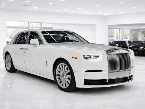 Used 2018 Rolls-Royce Phantom image 1