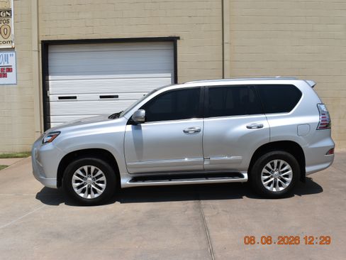 Used 2016 Lexus GX 460 GX 460 Premium Sport Utility 4 AWD/4WD image 10