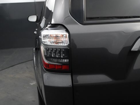 Used 2018 Toyota 4Runner SR5 image 16