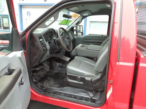 Used 2015 Ford F250 2WD Regular Cab Super Duty image 4