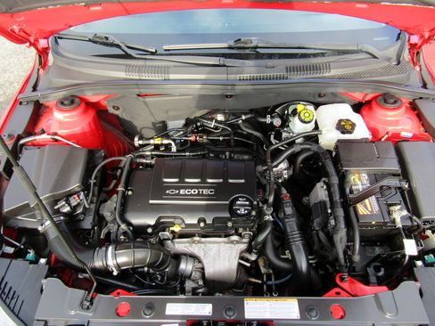 Used 2014 Chevrolet Cruze LT image 14