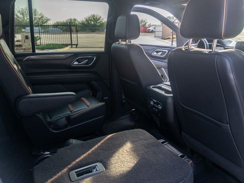 Used 2022 GMC Yukon XL AT4 image 26