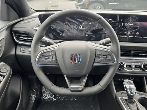 New 2025 Buick Envista Preferred image 25