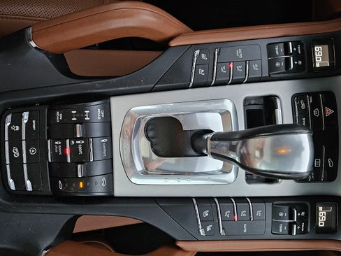 Used 2018 Porsche Cayenne GTS image 30