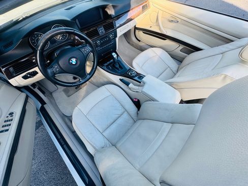 Used 2009 BMW 335i Convertible RWD image 10