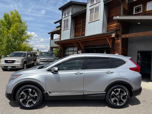 Used 2017 Honda CR-V Touring image 2