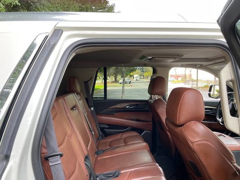 Used 2015 Cadillac Escalade Premium Luxury Platinum image 16