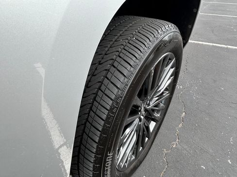Used 2017 Cadillac Escalade 2WD Platinum image 27