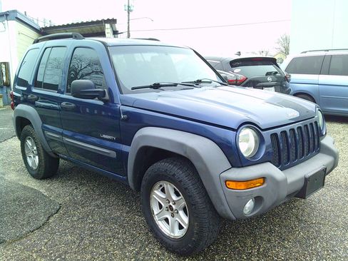 Used 2004 Jeep Liberty Sport image 1