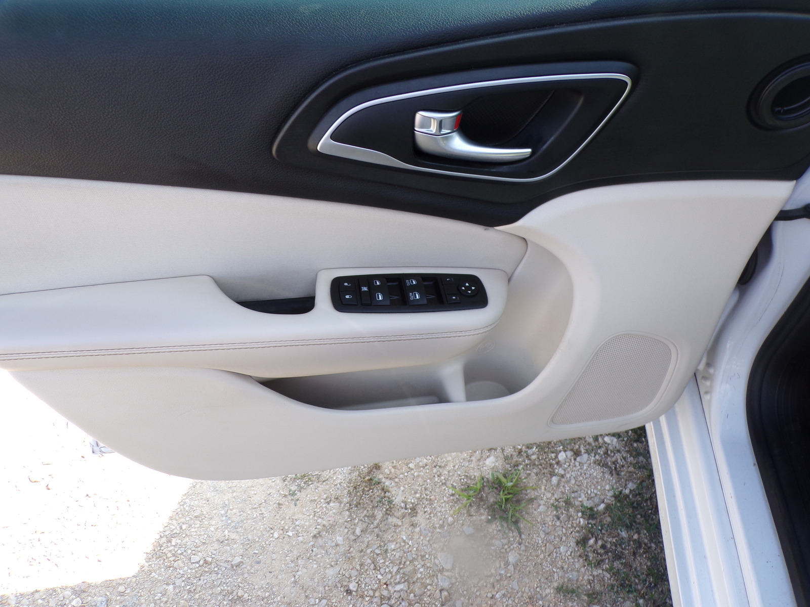 Used 2015 Chrysler 200 Limited FWD image 11