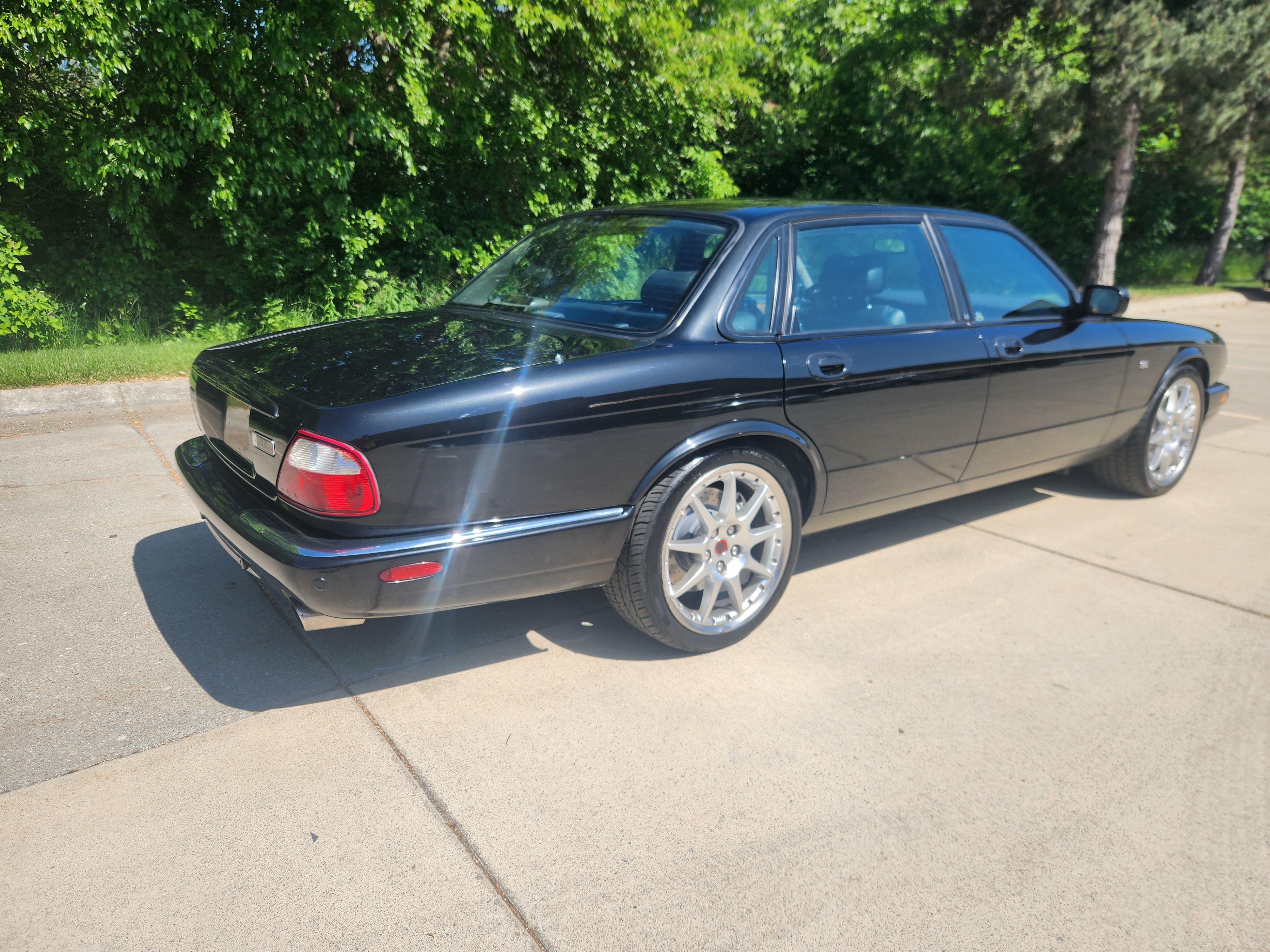 Used 2002 Jaguar XJR 100 RWD image 8