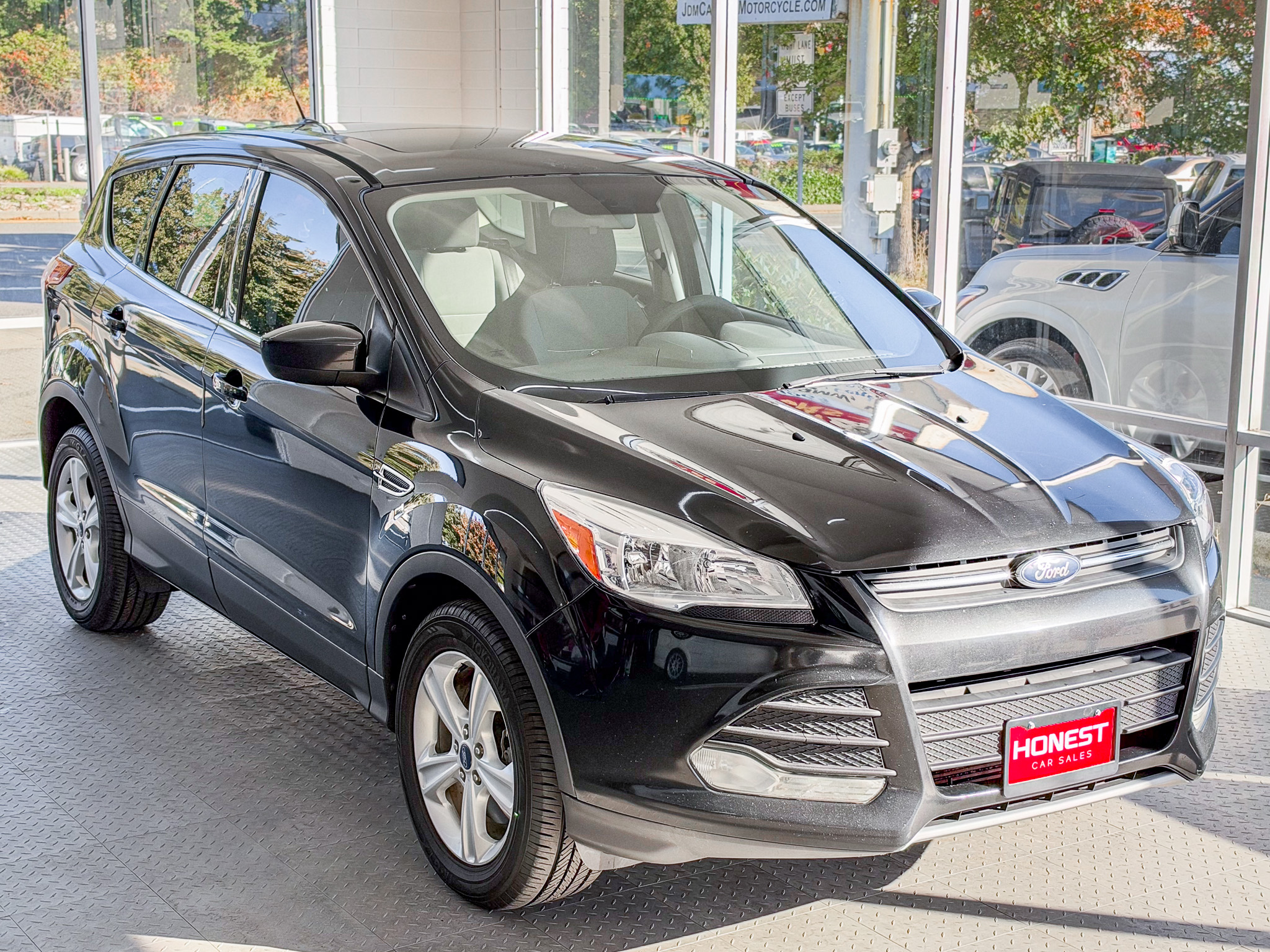 Used 2014 Ford Escape 4WD SE image 1