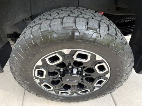 Used 2023 GMC Sierra 2500 4x4 Crew Cab Denali image 23