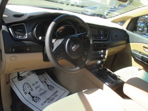 Used 2015 Kia Sedona EX image 7