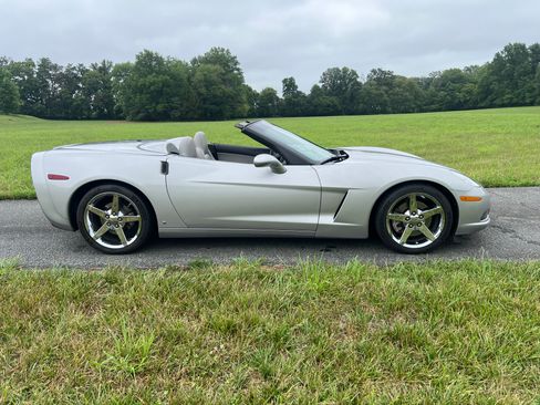 Used 2008 Chevrolet Corvette Convertible RWD image 3