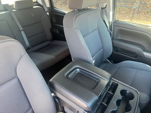 Used 2018 Chevrolet Silverado 1500 LT image 25