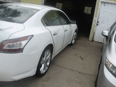 Used 2012 Nissan Maxima SV FWD image 4