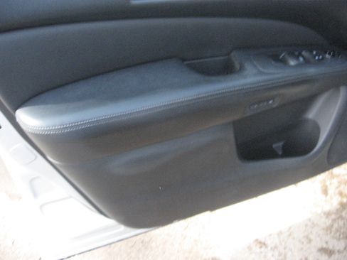 Used 2015 Nissan Pathfinder SL image 8