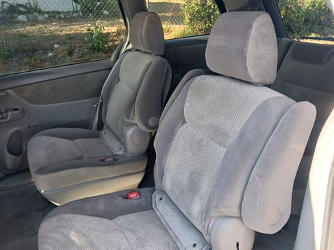 Used 2009 Toyota Sienna LE image 19