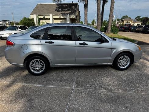 Used 2011 Ford Focus SE Sedan FWD image 5