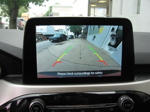 Used 2020 Ford Escape FWD SEL image 16