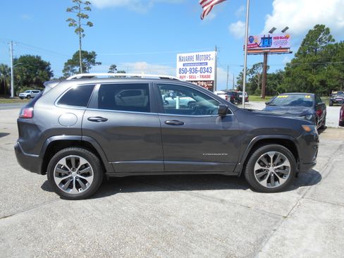 Used 2019 Jeep Cherokee 4WD Overland image 4