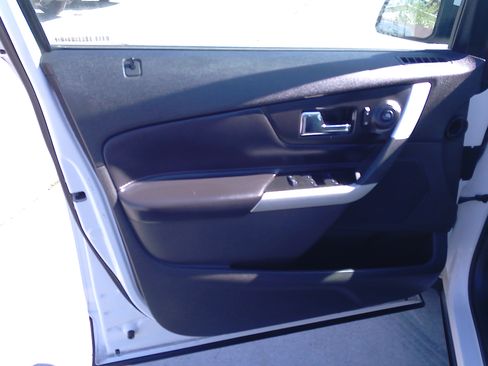 Used 2013 Ford Edge SEL image 9