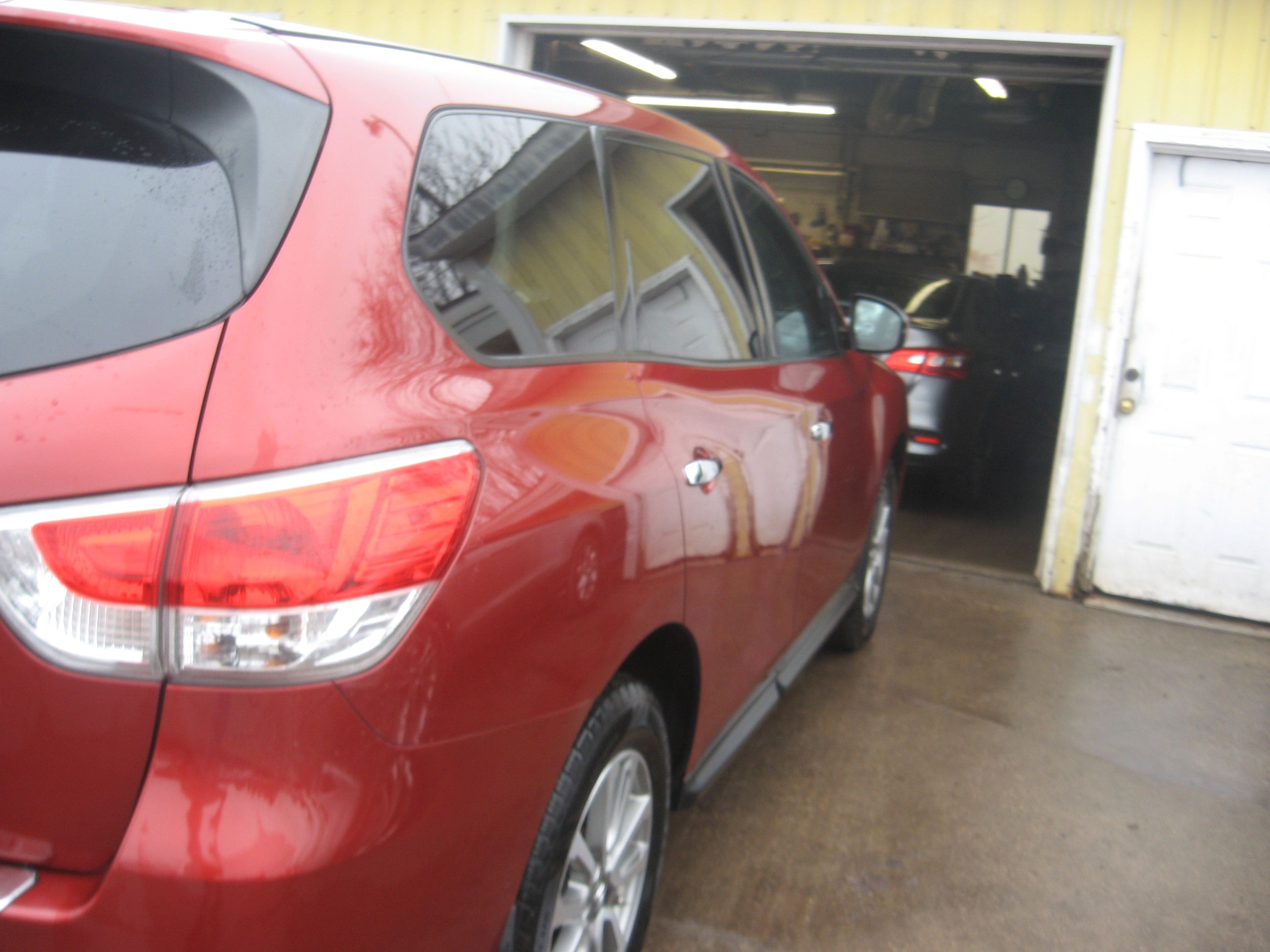Used 2013 Nissan Pathfinder S AWD/4WD image 4
