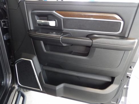 Used 2023 RAM 3500 Laramie image 29