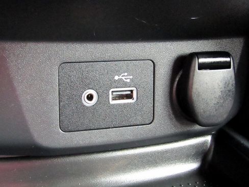 Used 2018 Nissan Rogue AWD image 26