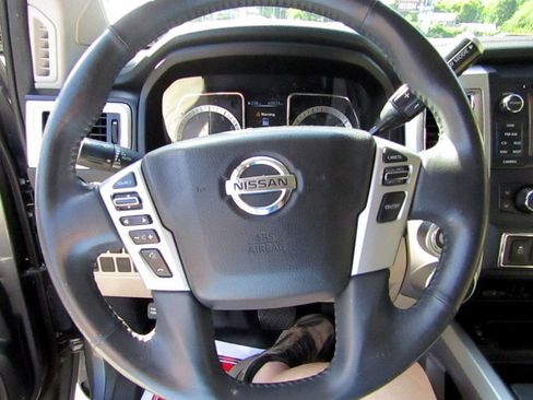Used 2017 Nissan Titan XD 4x4 Crew Cab image 29