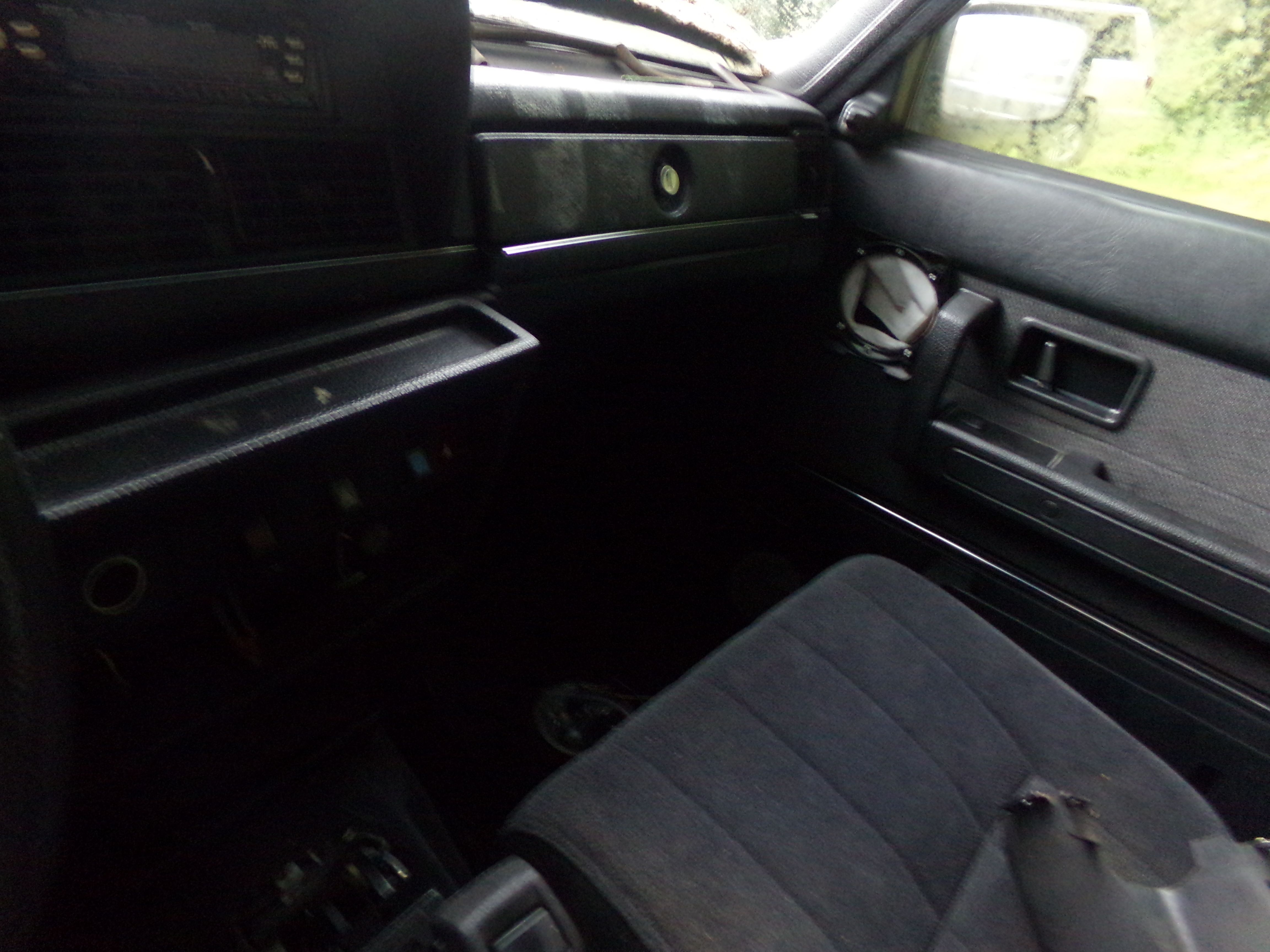 Used 1992 Volvo 240 GL Sedan RWD image 10
