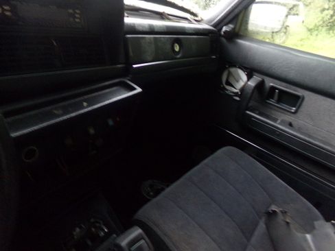Used 1992 Volvo 240 GL Sedan RWD image 10
