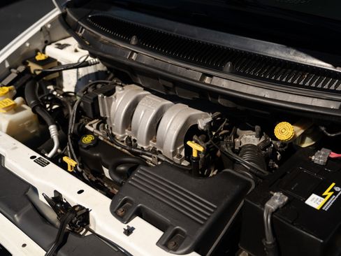 Used 1998 Plymouth Grand Voyager SE image 16