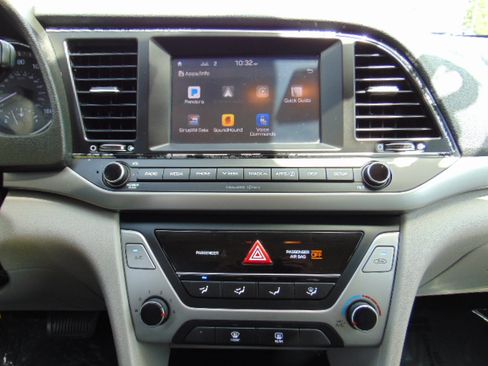 Used 2018 Hyundai Elantra SEL image 17