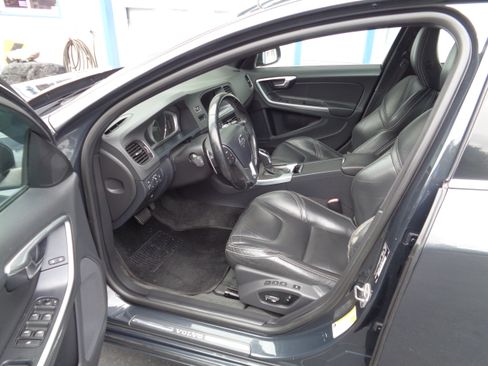 Used 2015 Volvo S60 T5 Premier AWD image 4