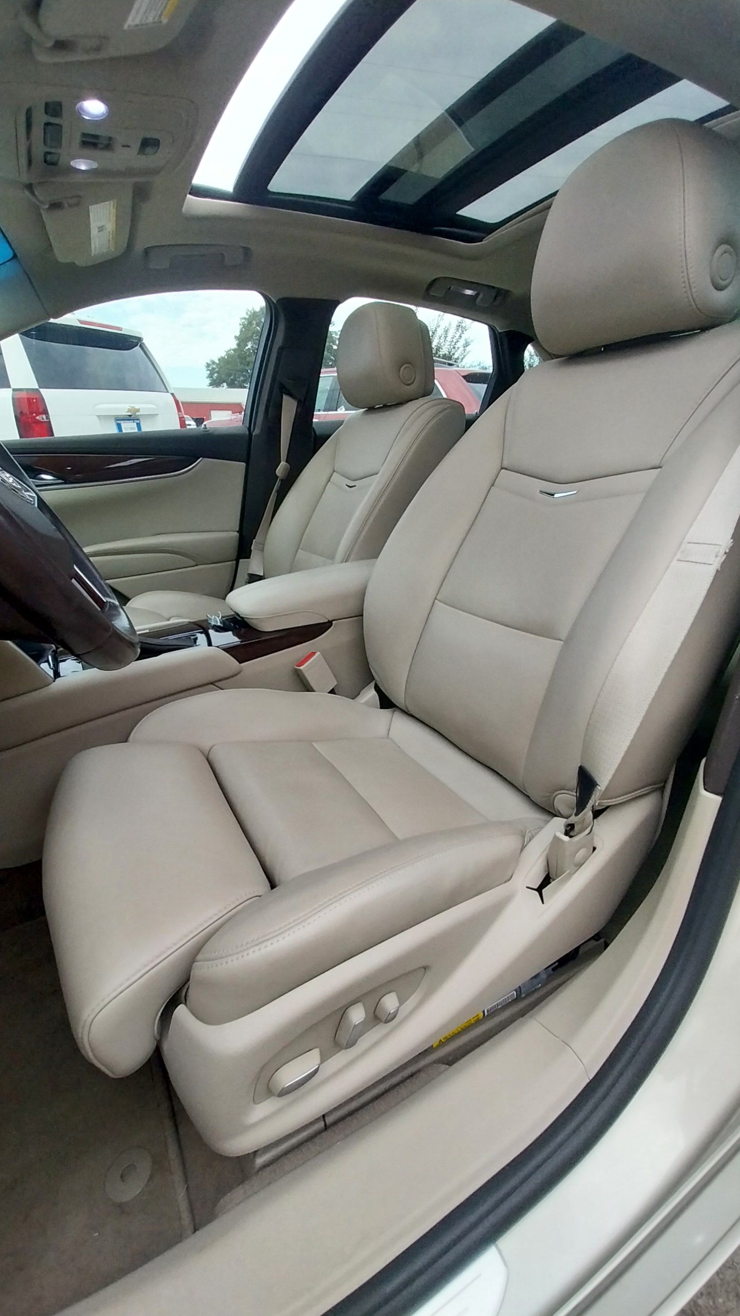 Used 2013 Cadillac XTS Luxury FWD image 14