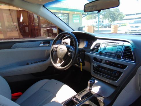 Used 2017 Hyundai Sonata SE image 23